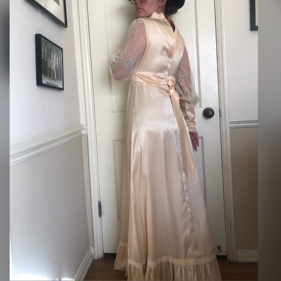 70s Vintage Peach Satin Gunne Wedding Dress - Picture 3 of 15
